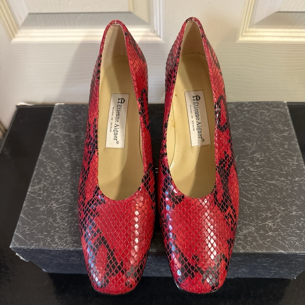 Red Snakeskin Patterned Shoes - Picture 2 of 4